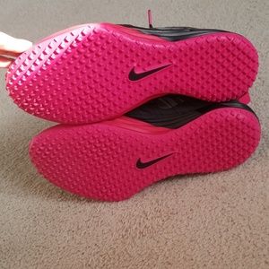 NWOT Nike breast cancer awareness limited time